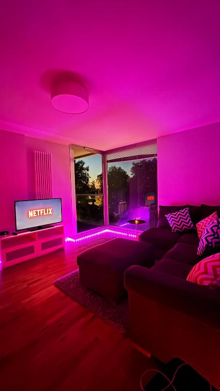 1 Bed Apartment By Luxury stays, Leicester