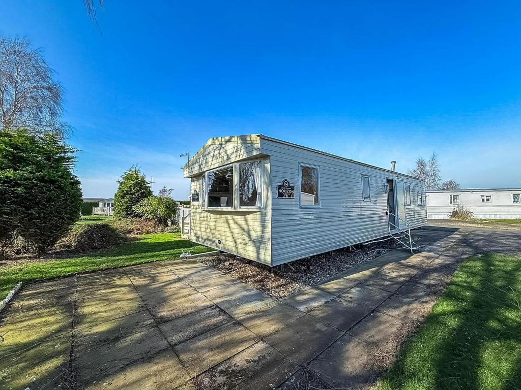 Homely 8 Berth Caravan At Southview Park In Skegness Ref 33042M, Skegness