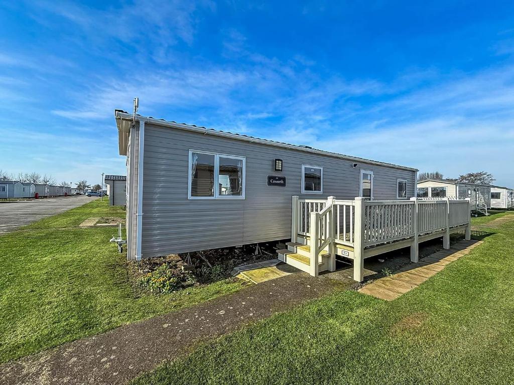 Cosy Caravan With Decking At Golden Sands Haven Holiday Park Ref 63009Rc, Mablethorpe