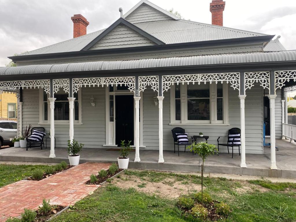 Daisy Cottage, 4 bedrooms, close to CBD, Golden Square
