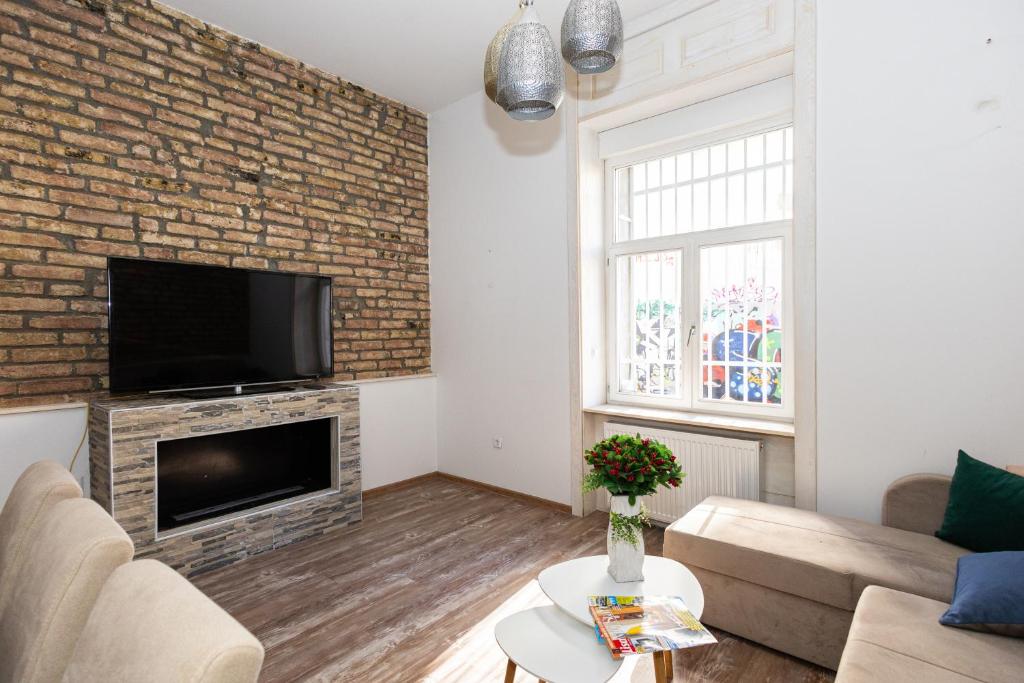 Spacious & Minimalistic Apartment in Downtown - 5