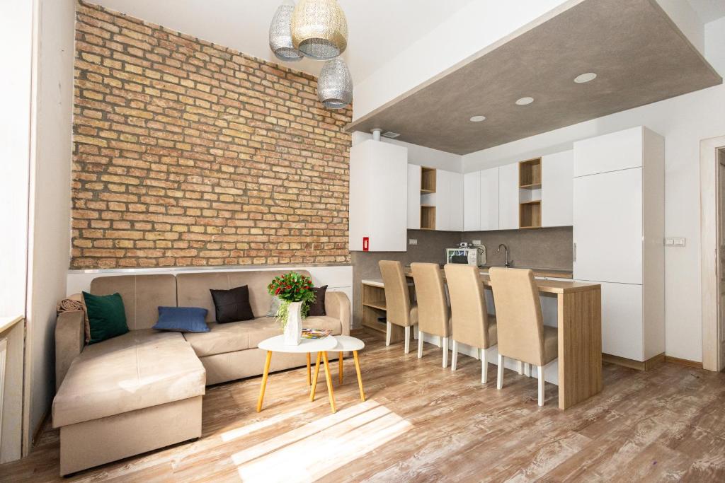 Spacious & Minimalistic Apartment in Downtown - 4