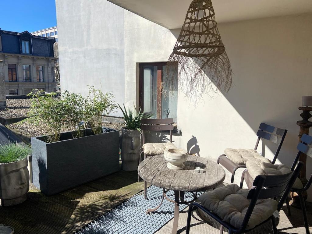 Charming & Spacious Duplex viewing the lovely MAS 5