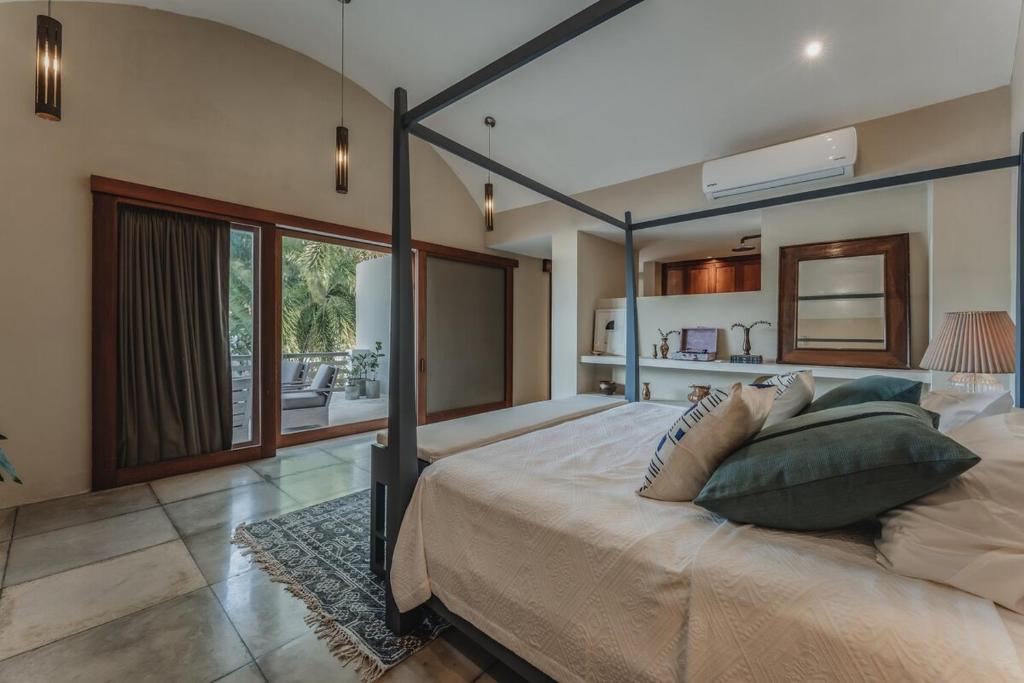 Casa Exclusiva Los Amigos 4BDR by Cercana - 3