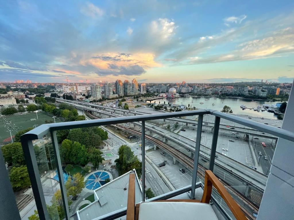 Cozy Suite With Stunning View, Ac And Parking, Vancouver