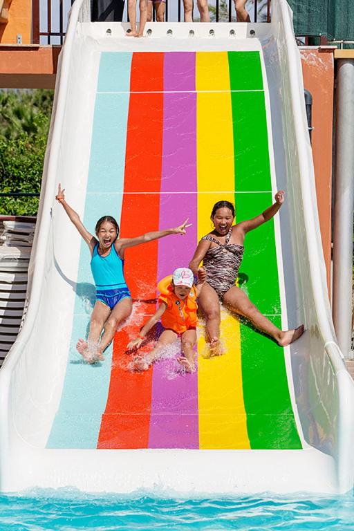 Club Turtas Beach - All Inclusive — Swimming pool in Alanya