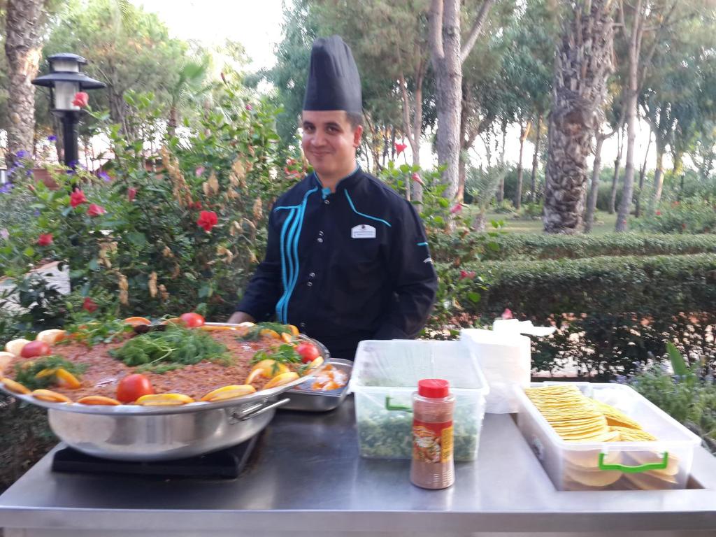 Club Turtas Beach - All Inclusive — Restaurant & bars in Alanya