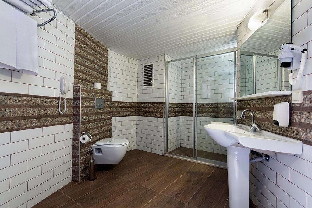 Club Turtas Beach - All Inclusive — Hotel rooms in Alanya