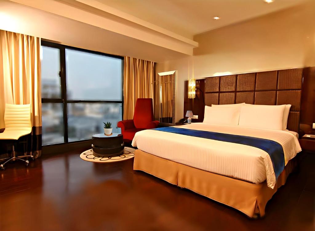 더 레인트리 다카 (The Raintree Dhaka)