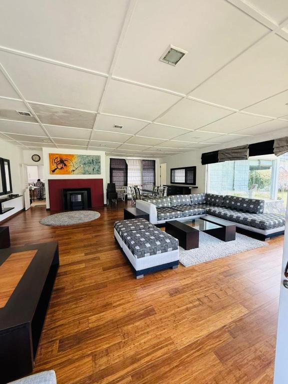 The Sixth, Nuwara Eliya, Nuwara Eliya