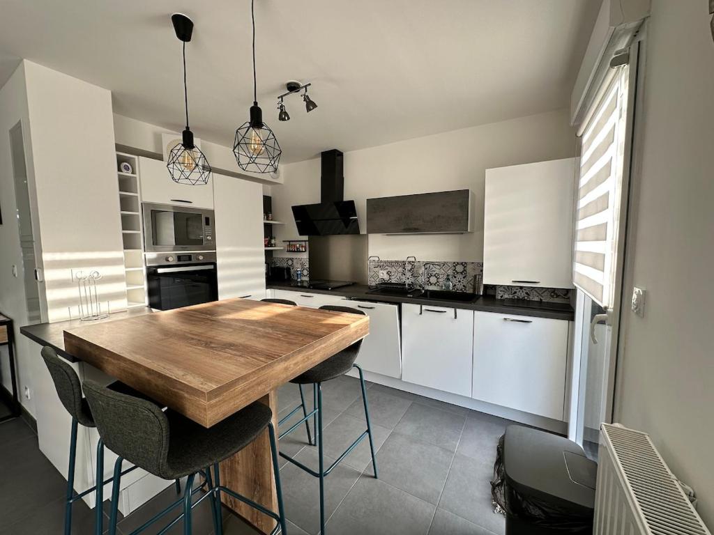 Maison neuve & lumineuse avec jardin - 3