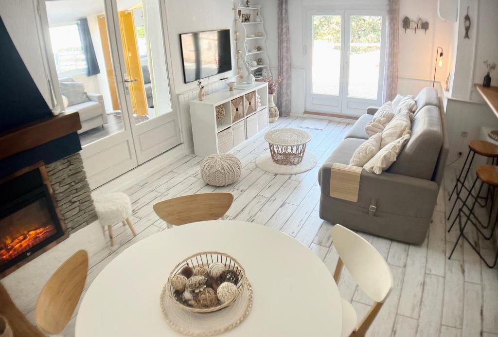 Terrasse au calme, 2 chambres, Parking, clim, Plages-port à 5 min - 4