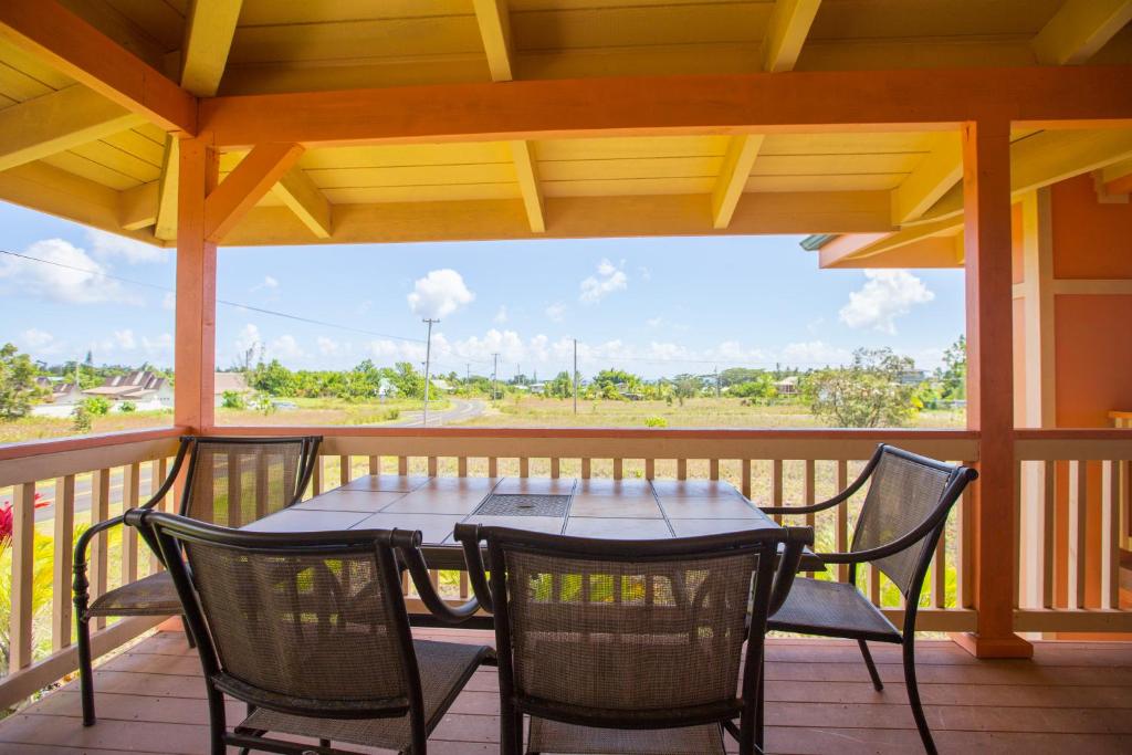 Coconut Palms Vacation Rental near lava fields and beaches photo