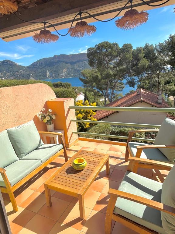 BASTIDE d'Azur 160m2 - Double Terrasse vue Cap Canaille - 4