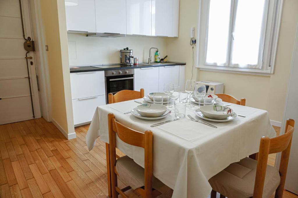 Easy Room Italy Balcony Apartments - 3