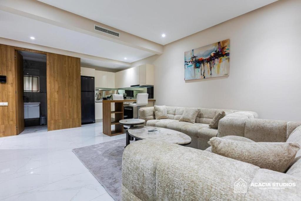 Acacia Studio 06, Casablanca
