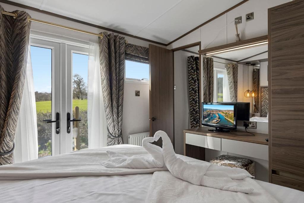 Peaceful Lake Retreat, Cheriton Bishop photo 2