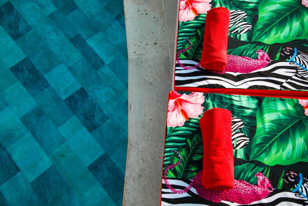 スイミングプール