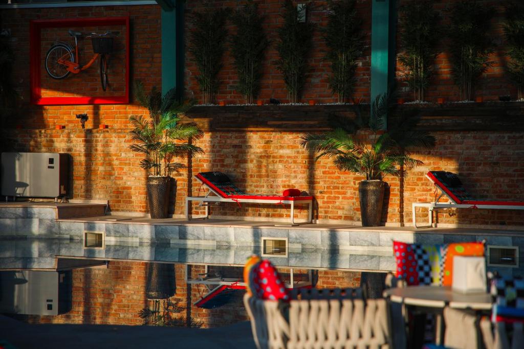 スイミングプール