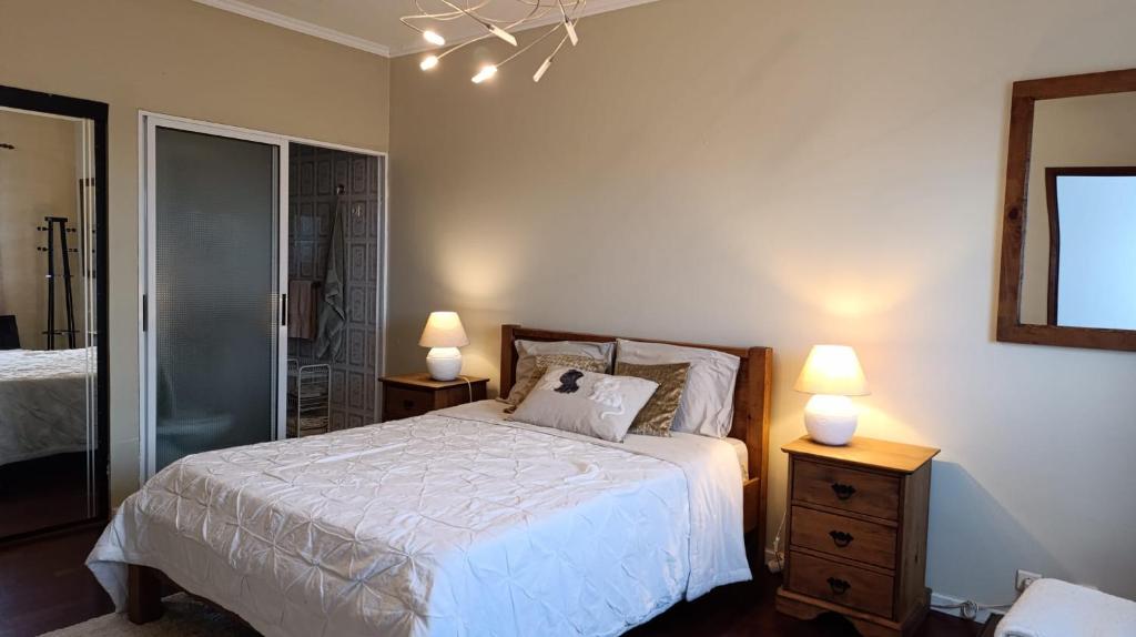 Ben House, Ponta Delgada