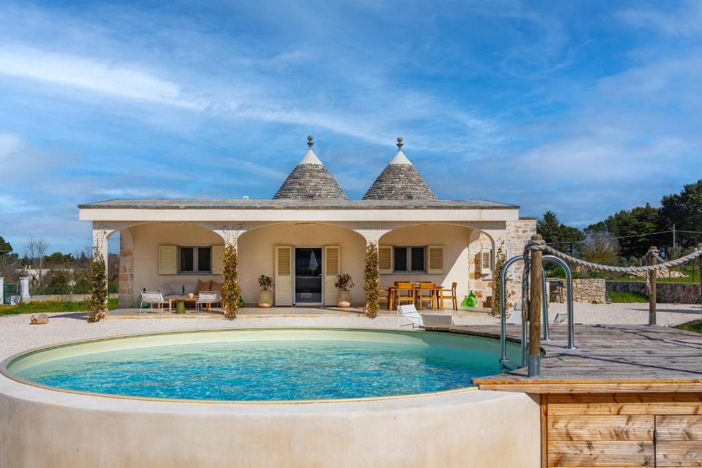 Trullo in central Valle d'Itria with pool, Martina Franca