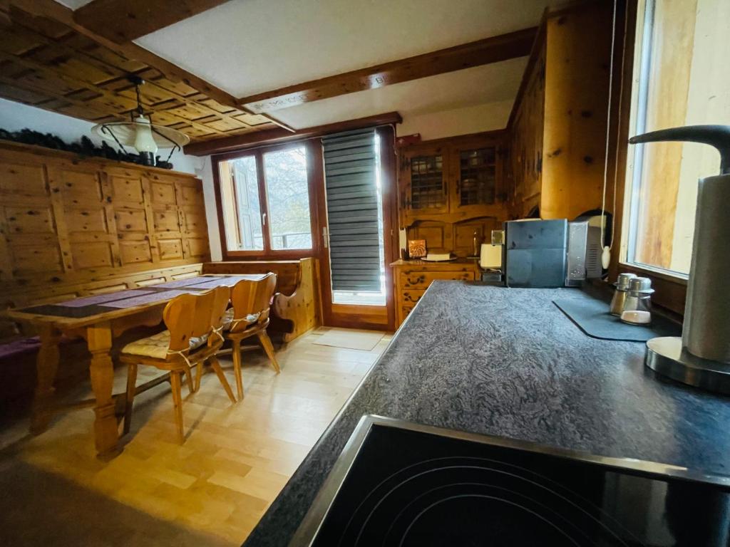 5 Zimmer-Wohnung mit Garage und Sauna - 2