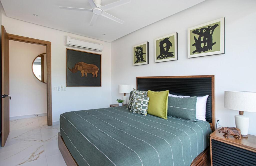 DVine Escape Chic 2BR 2BA with Rooftop Pool and Oasis - 5