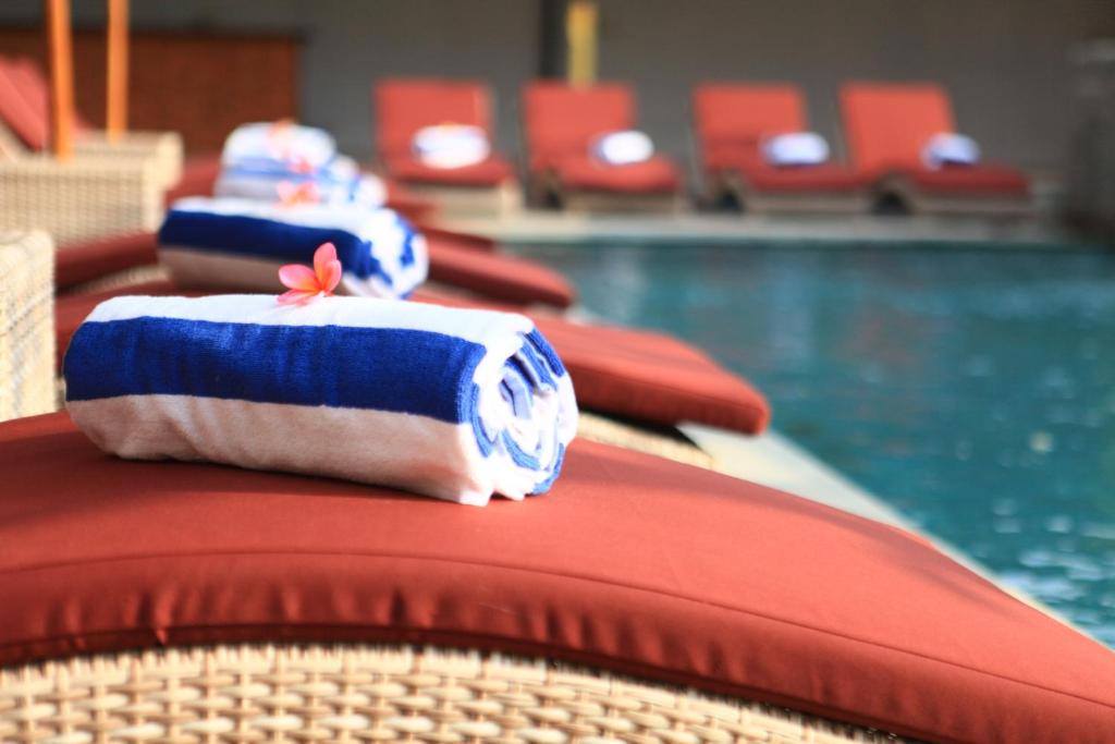 スイミングプール