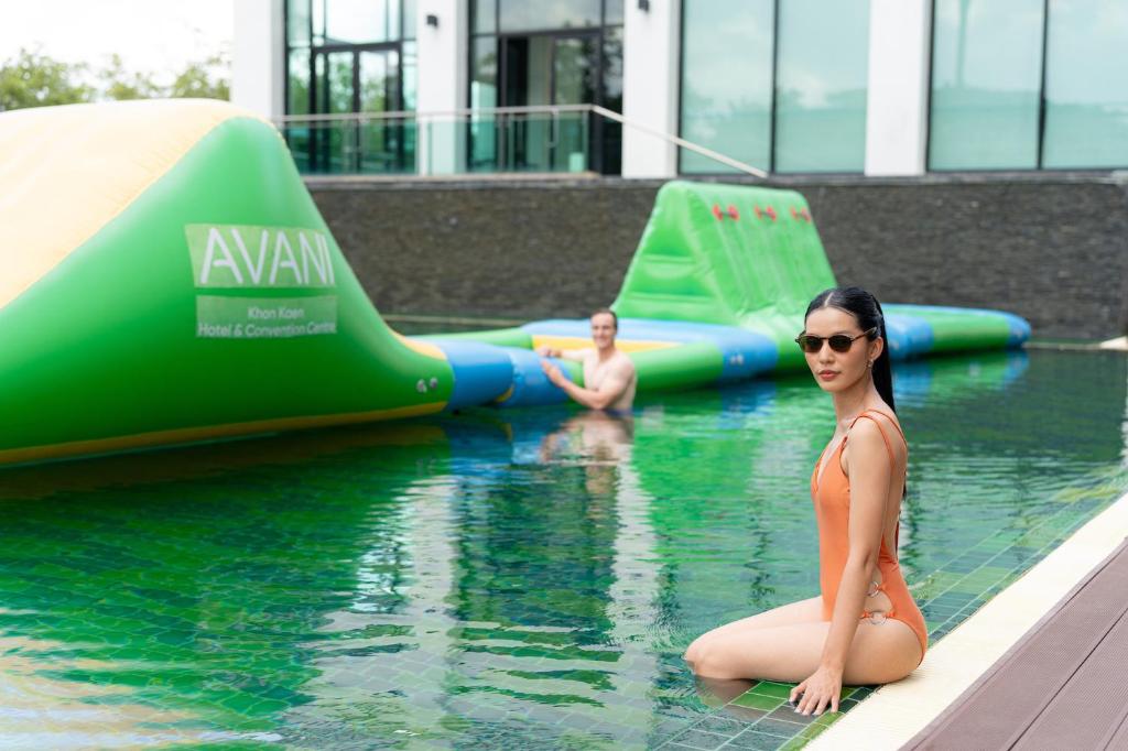 Swimming pool
