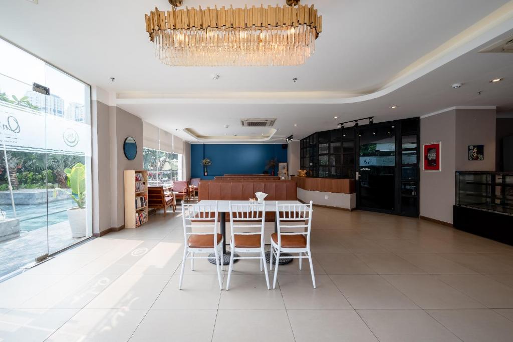 3. 코즈럼 럭스 -..