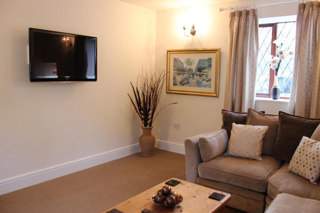 Shared lounge/TV area