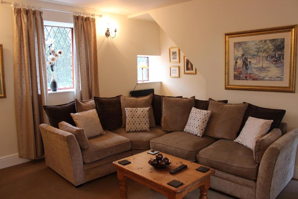 Shared lounge/TV area