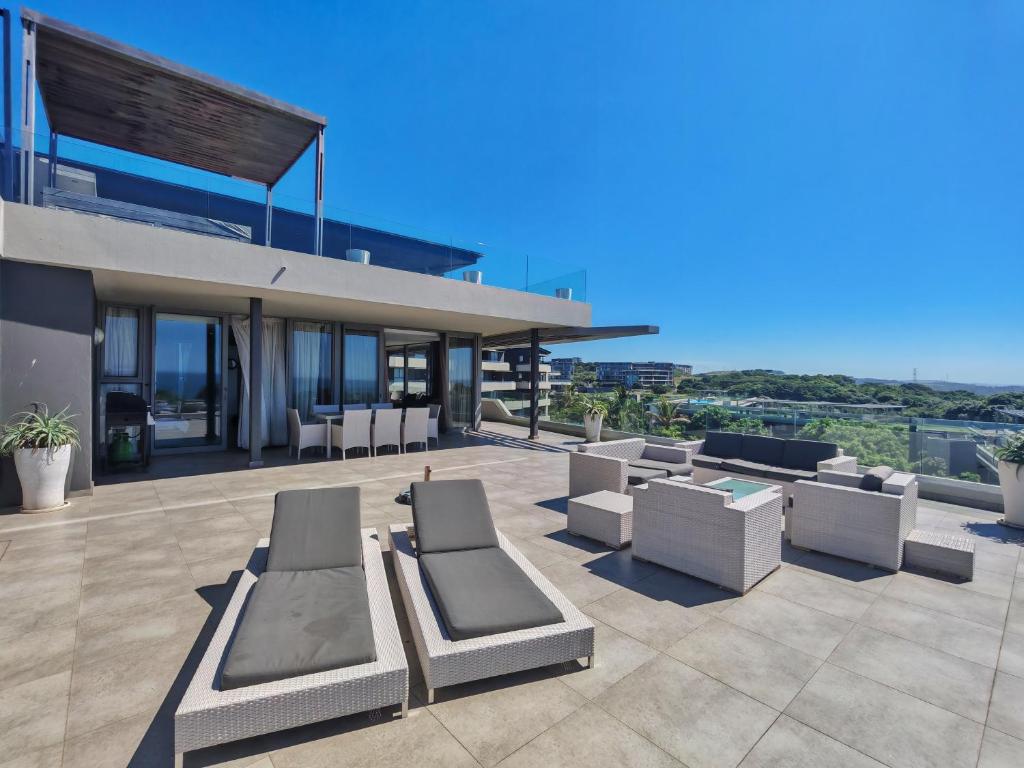 Amazing sea views! * 3 bed * corner apt at Sibaya, Durban