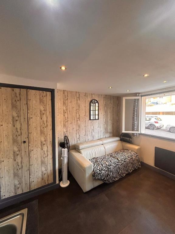 Adorable studio, Les Lecques