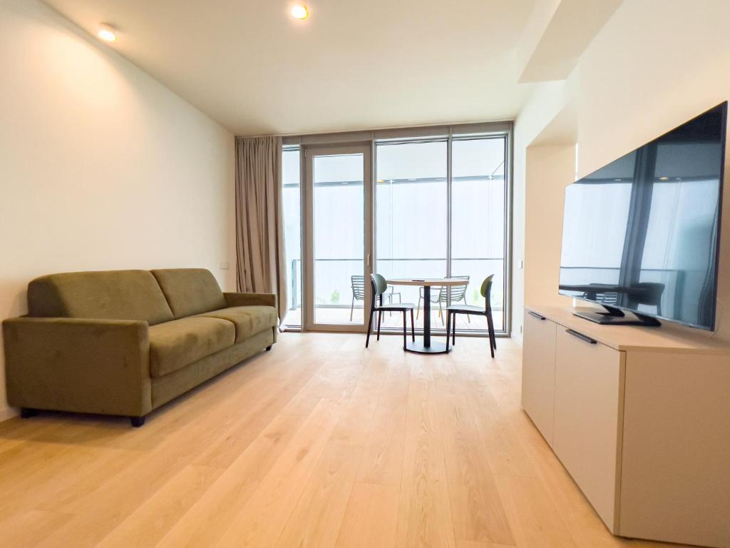 Waterfront Suite 2 - 2
