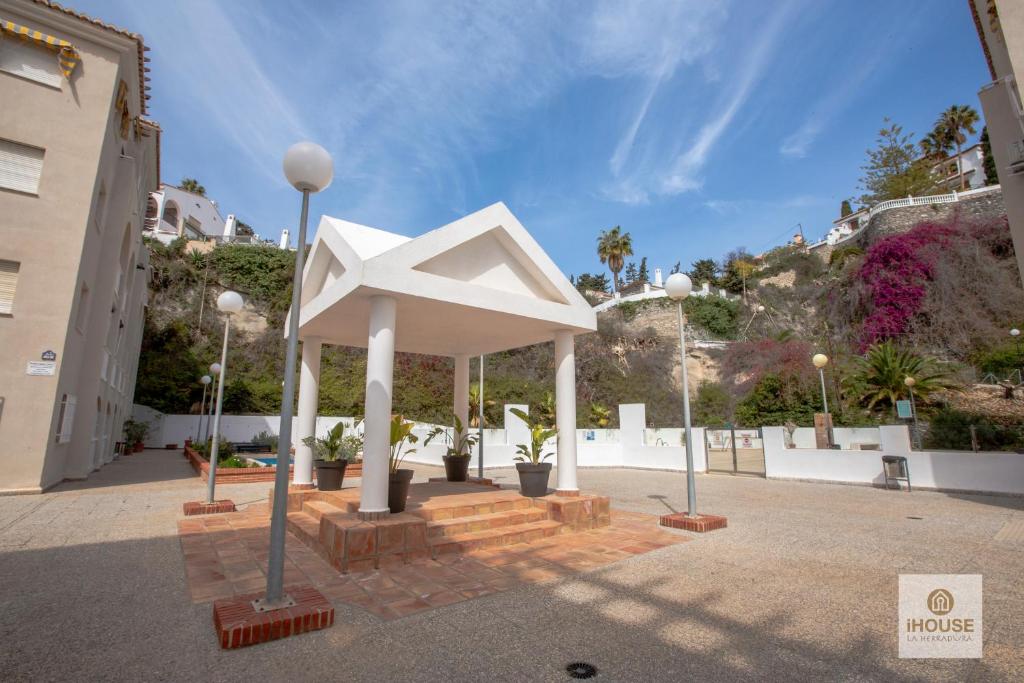 Ipanema Pool Velilla Beach, Almuñécar