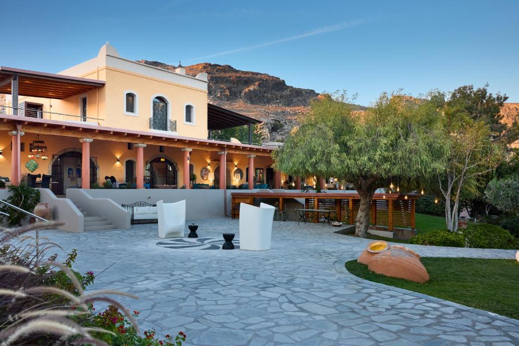 Palazzo Navarone, Lindos