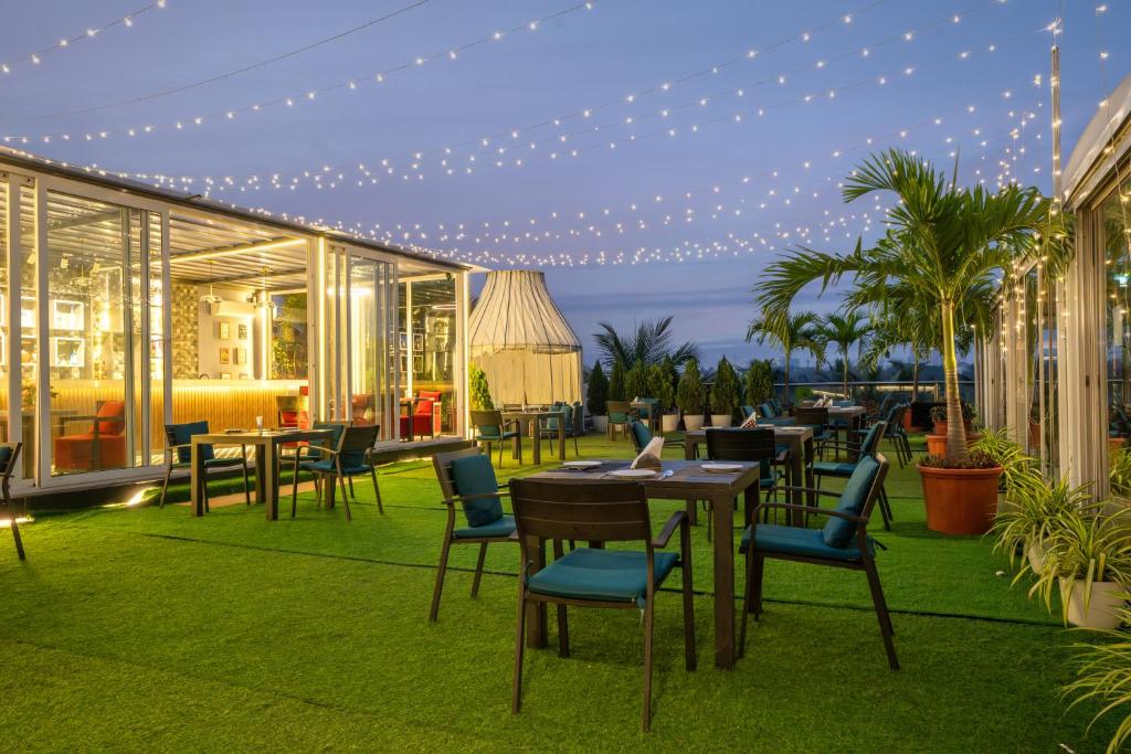Garden, Hotel Pal Heights in Bhubaneswar