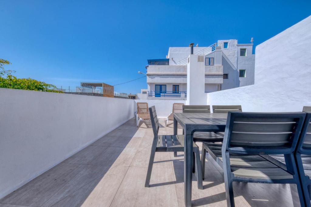 Playa Chica Boutique - Sea View By Lanzarote Vacation Homes - 1