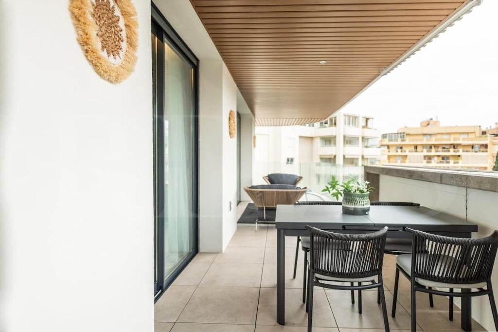 Elegant 2 bedroom gem with terrace and parking REMS - 3