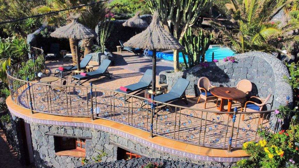 FELIZ - Sauna, beheizter Pool, Sonnenbett, Spielplatz, 2x2 m Bett - 3