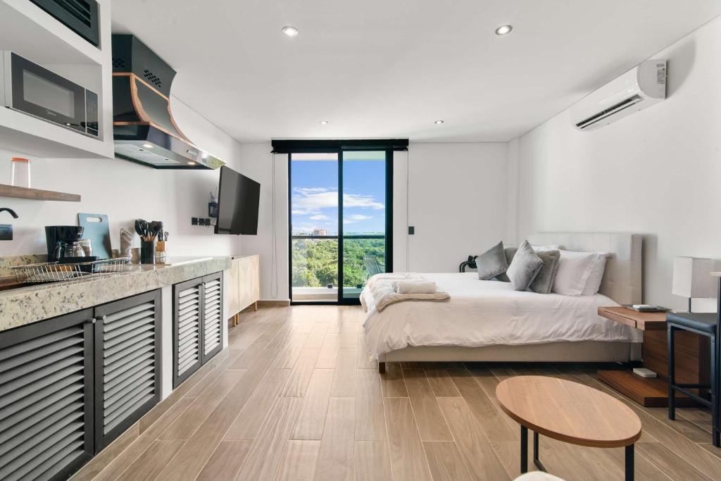 Suite Jungle Studio with Views Walk Everywhere - 2