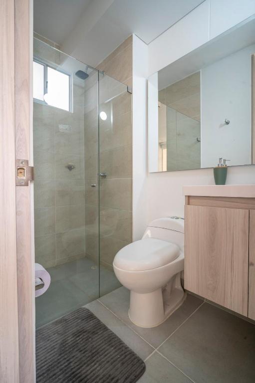 Modern apartment minutes from the beach - 5