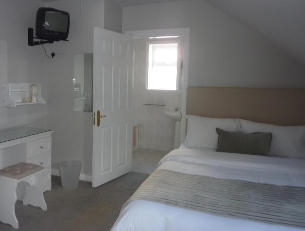 Westwinds Bed & Breakfast photo