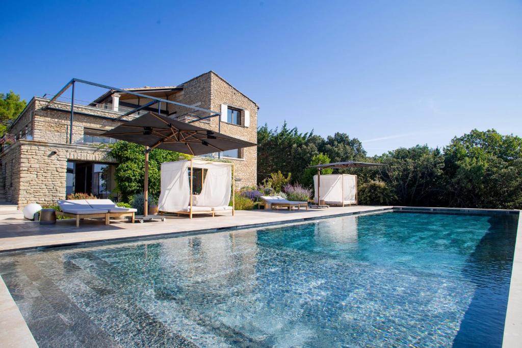 Luxury 4-bedroom villa - pool - 3