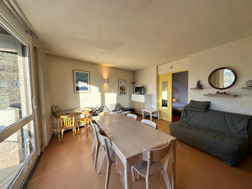 Appartement au pied des pistes avec balcon - FR-1-515-3 - 1
