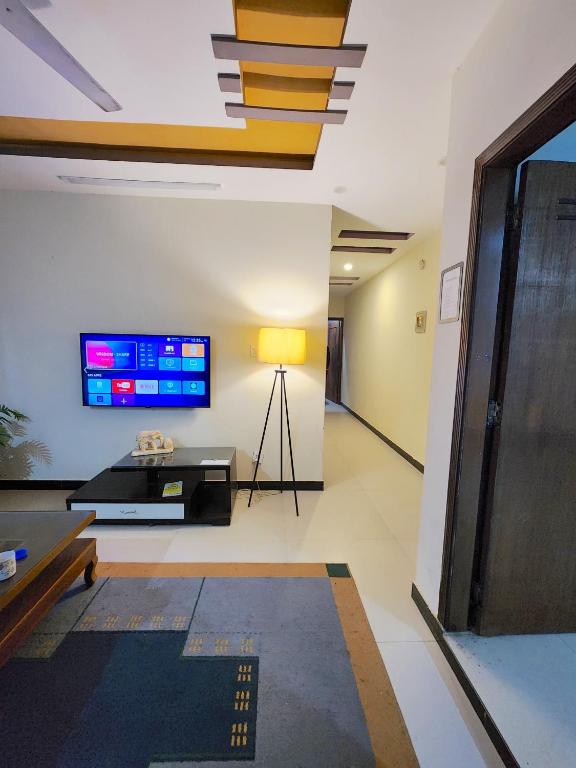 OWN IT - 2 bedroom apartment ORANGE, Islámábád