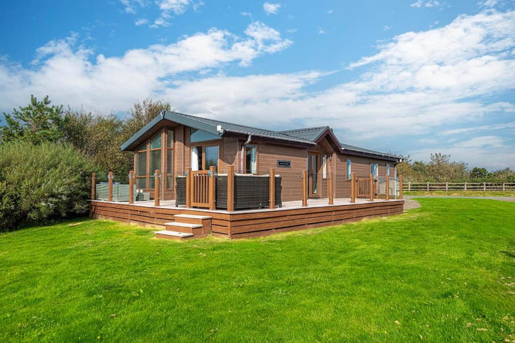 Stables 30, 3 Bed Luxury Lodge at Hafan y Mor, Pwllheli