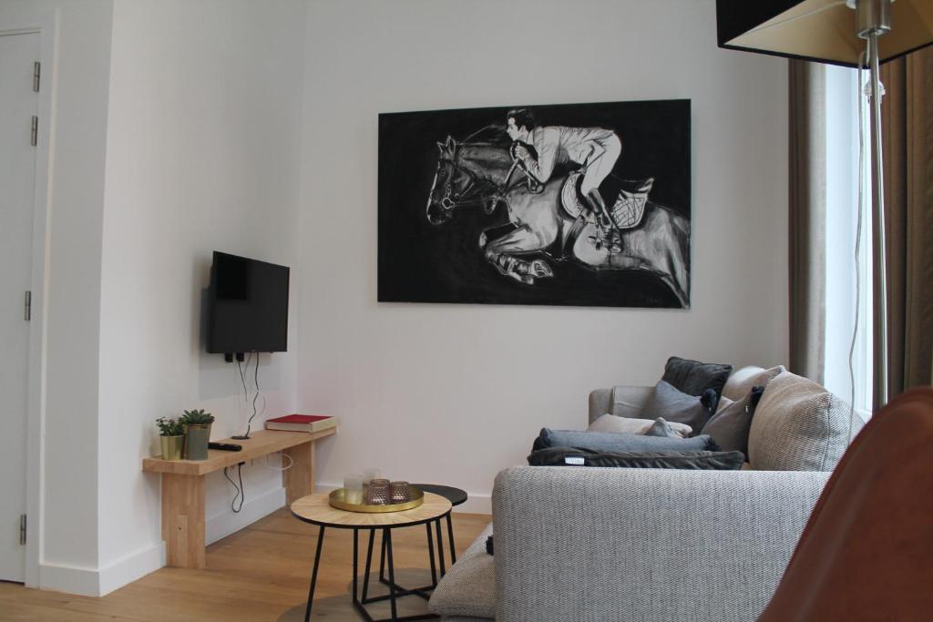 The Antwerp Cathedral suite first floor, Antverpy