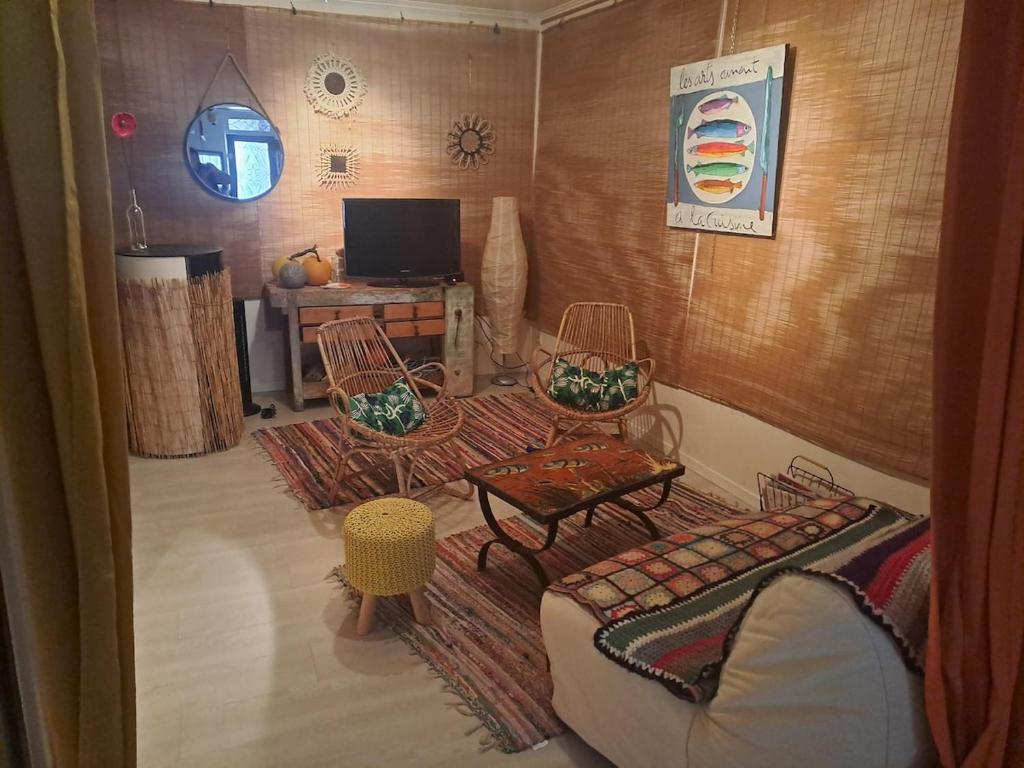 Pretty little fisherman's house - 1